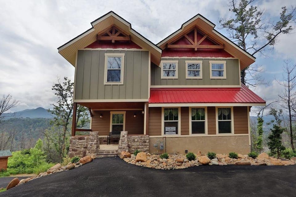 Above It All - Four Bedroom Cabin Hotel in Gatlinburg