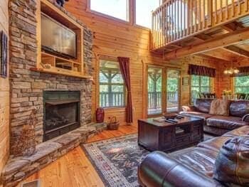 A Walk in the Clouds by Jackson Mountain Homes Hotel in Gatlinburg