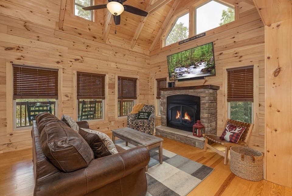 Smoky Retreat Hotel in Gatlinburg