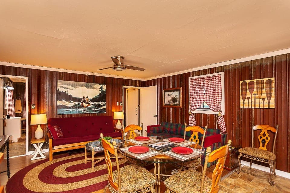 Sasquatch Cabin Hotel in Tennessee