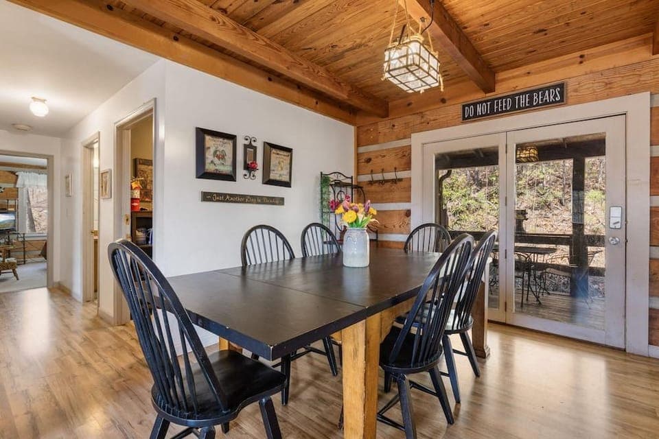 Mountain Vintage Hotel in Sevier County