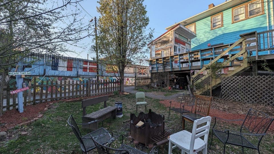 Bon Paul & Sharky's Hostel Hostel in Asheville