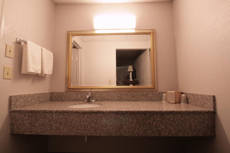 Economy Inn Motel in Hardeeville