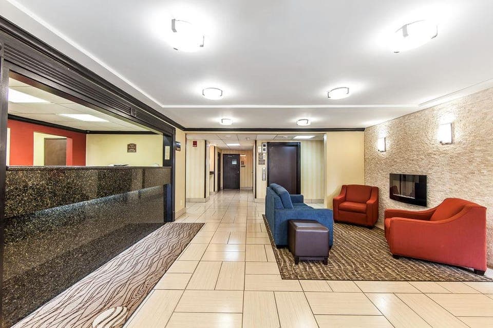 Comfort Inn & Suites Hotel in Cleveland