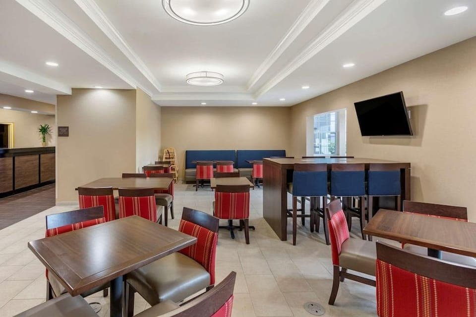 Mainstay Suites Fort Campbell Hotel in Clarksville