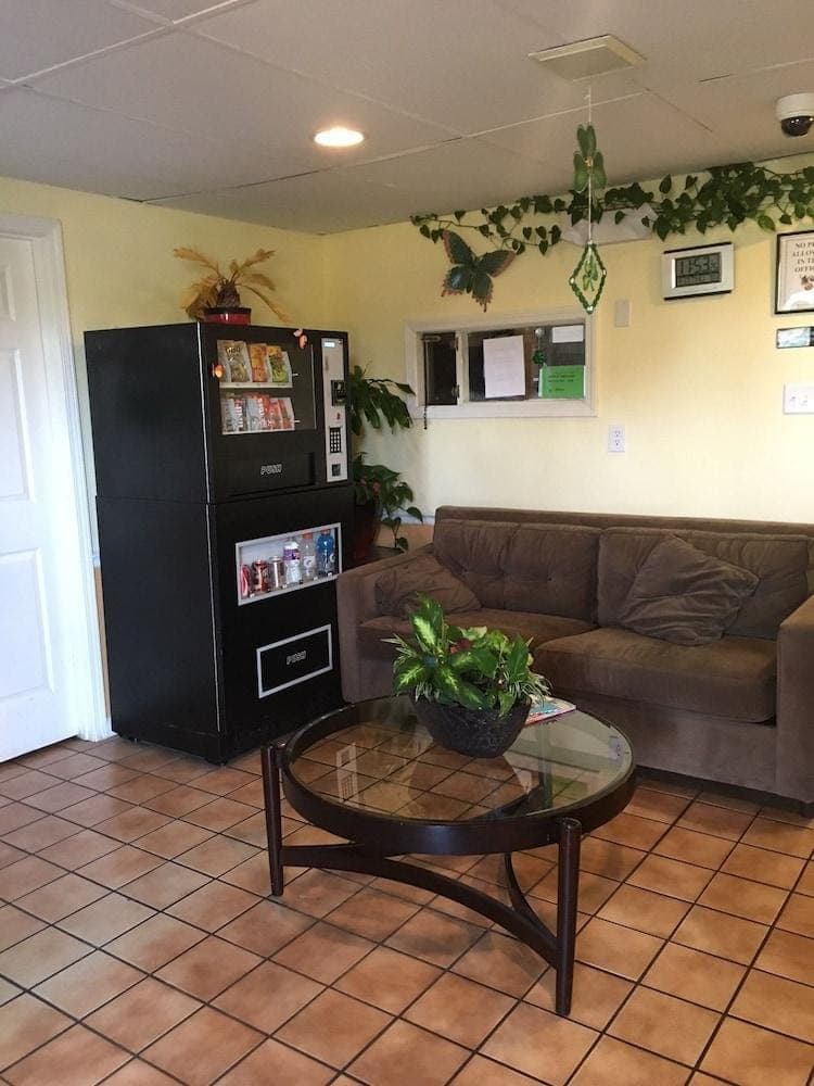 Regency Inn & Suites Hotel in Tennessee