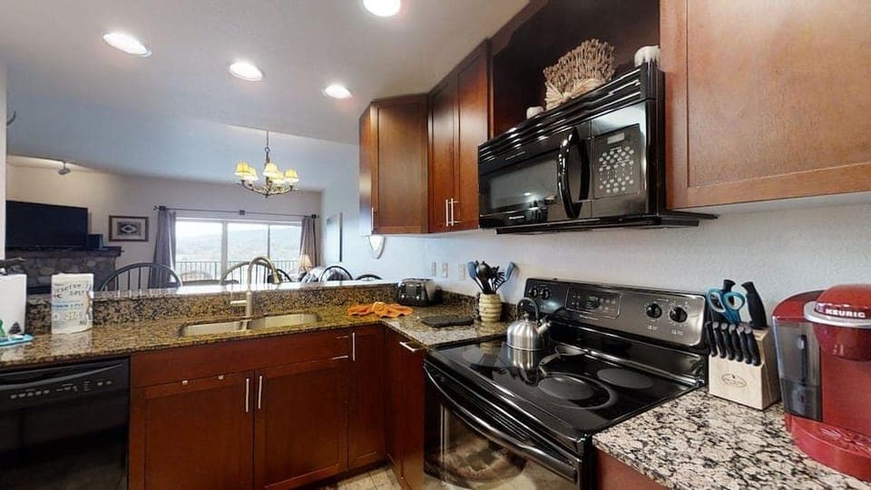 Bearadise Dreams 2 Bedroom Condo by RedAwning Hotel in Pigeon Forge