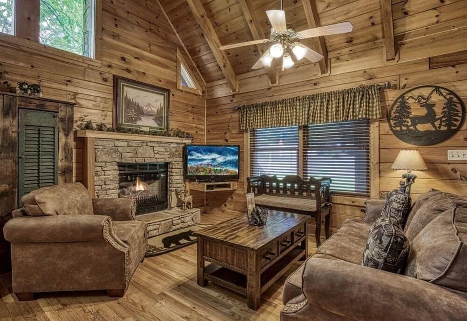 Er66 - Lil Bit Of Heaven - Great Location. Close To All The Action! 1 Bedroom Cabin by RedAwning Hotel in Pigeon Forge