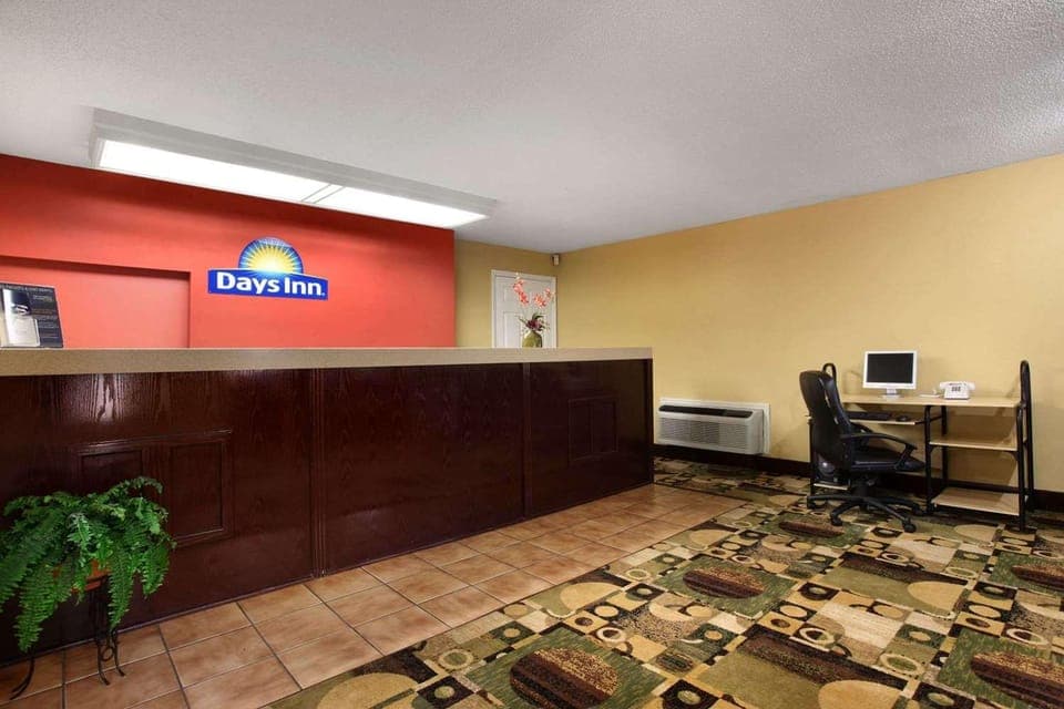 Days Inn By Wyndham Harriman Motel in Tennessee