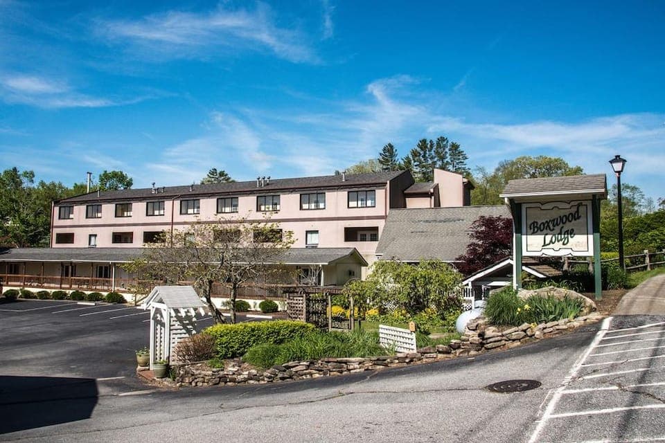 Boxwood Lodge Blowing Rock near Boone-University Motel in Blowing Rock