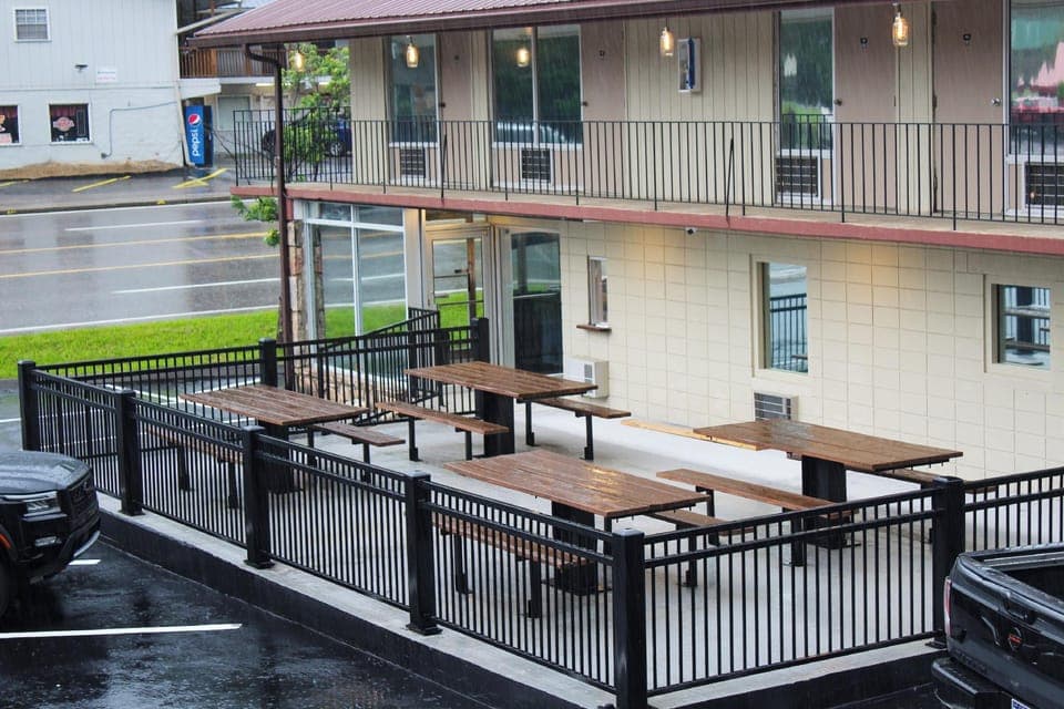 Sleepy Bear Motel Hotel in Gatlinburg