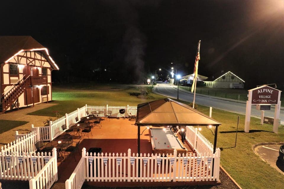 Alpine Village Inn Hotel in Helen