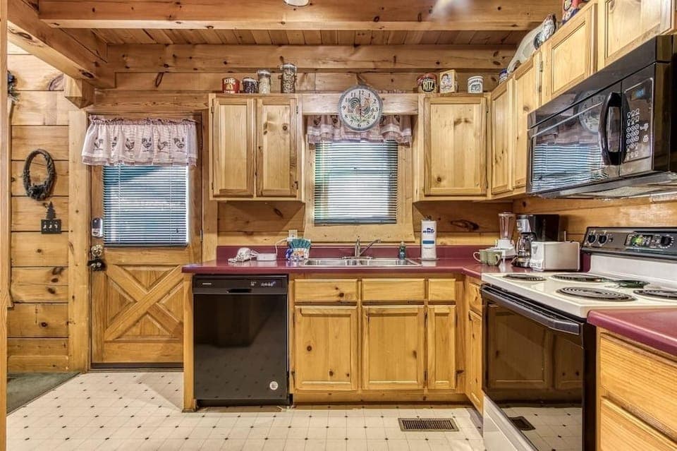 Er84 - Serenity Summit - Great Location. Close To All The Action! 1 Bedroom Cabin by RedAwning Hotel in Pigeon Forge