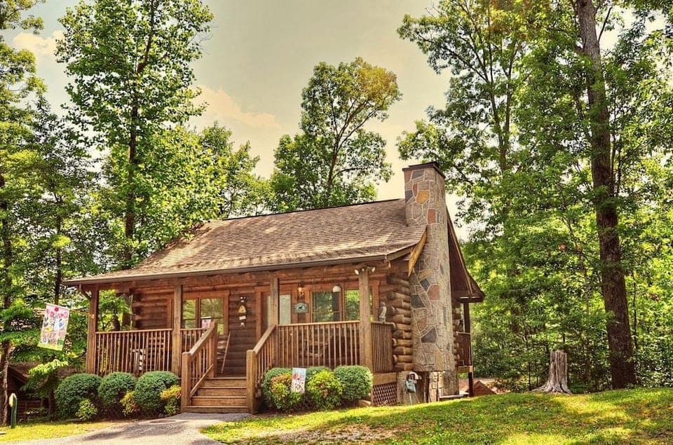 Er65 - Eagles Point - Great Location. Close To All The Action! 2 Bedroom Cabin by RedAwning Hotel in Pigeon Forge
