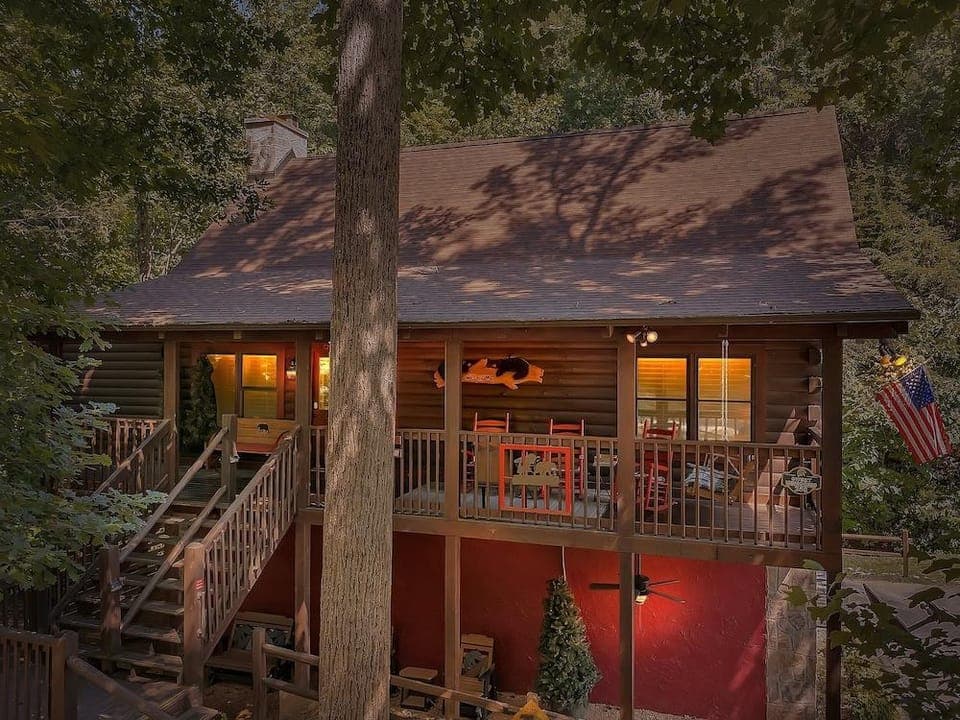 Er258- Sweet Memories Great Location- Close To Town 5 Bedroom Cabin by RedAwning Hotel in Pigeon Forge