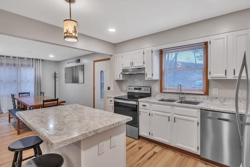 Deerfield Hideaway At Old Smokey 5 Bedroom Home Hotel in Norris Lake