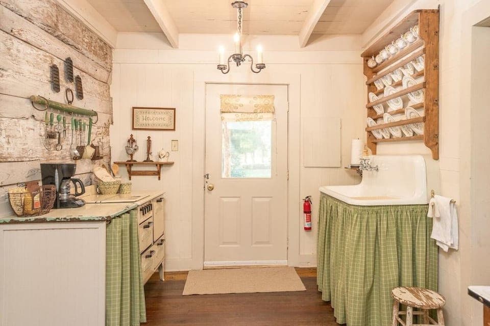 Green Frog Farm Cabins Hotel in Tennessee