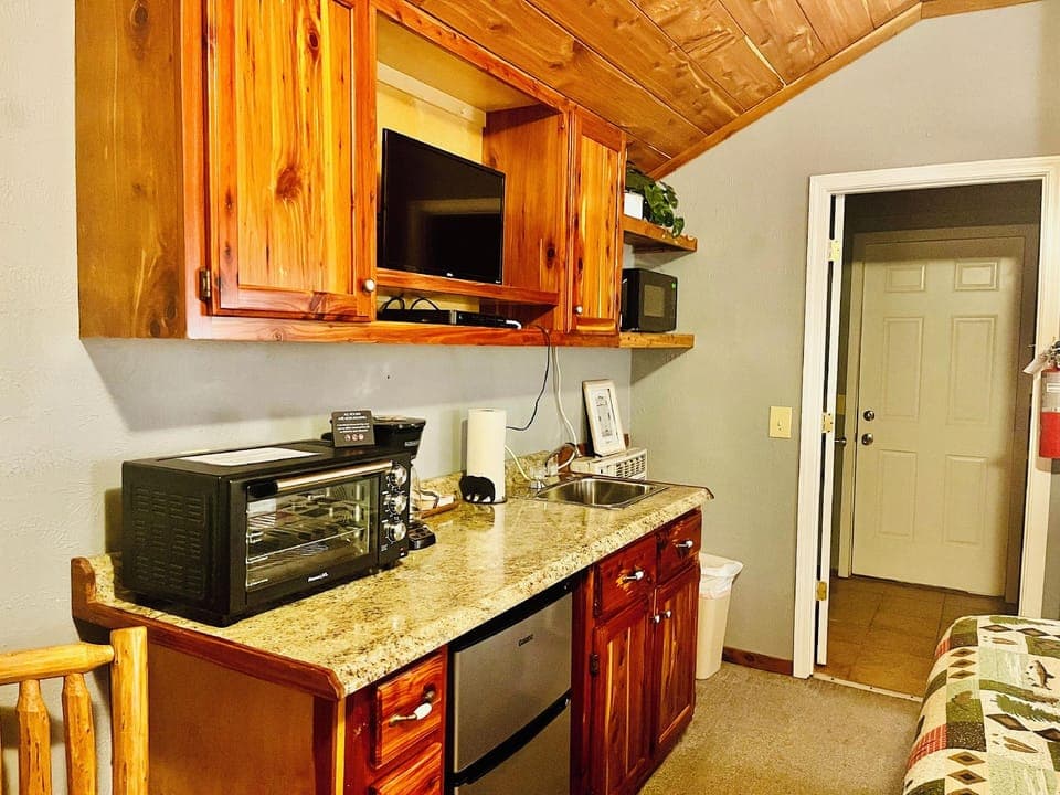 Bear Inn Retreat Hotel in Tennessee