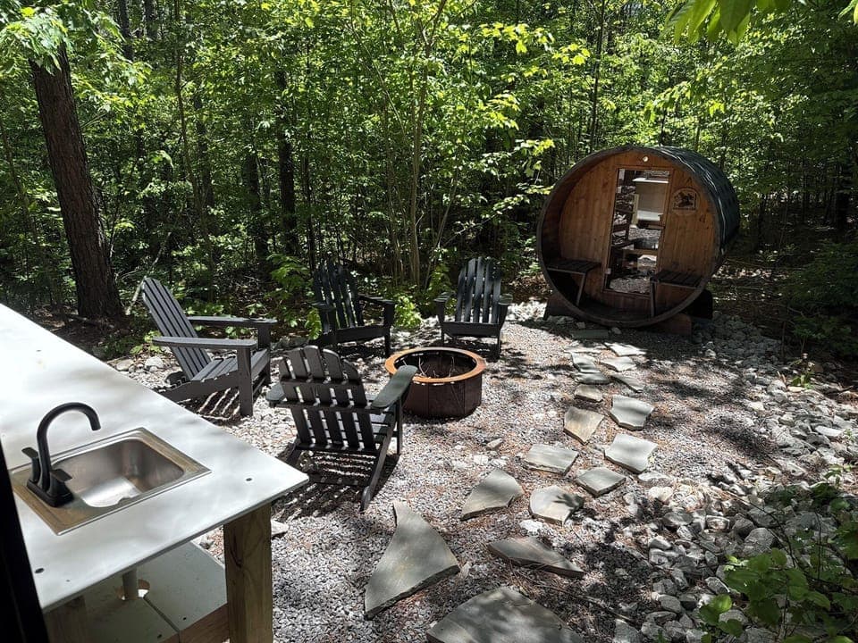 Sasquatch Farm Hotel in Tennessee