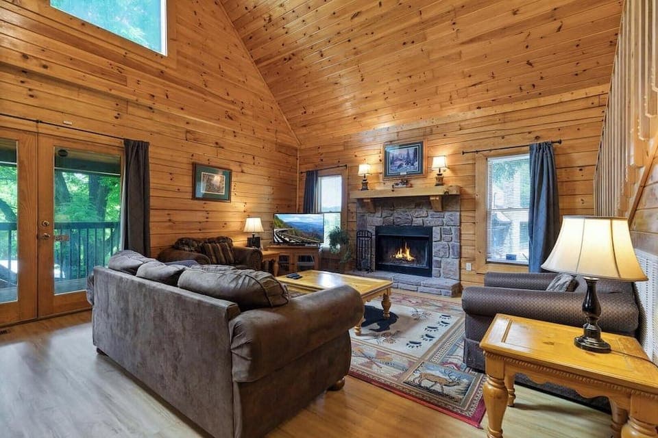 Three Bears Hotel in Sevierville
