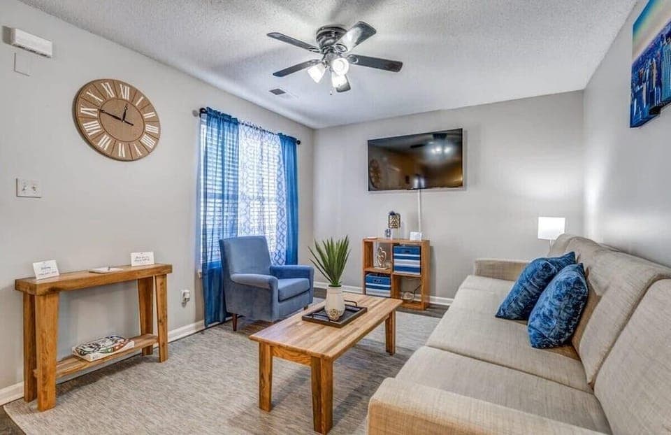 Cedar Ave Escape Hotel in Memphis