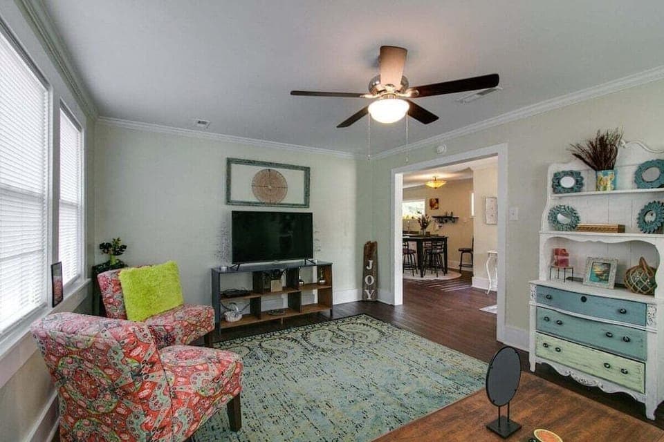 Clarksville Cottage on Crossland Hotel in Clarksville
