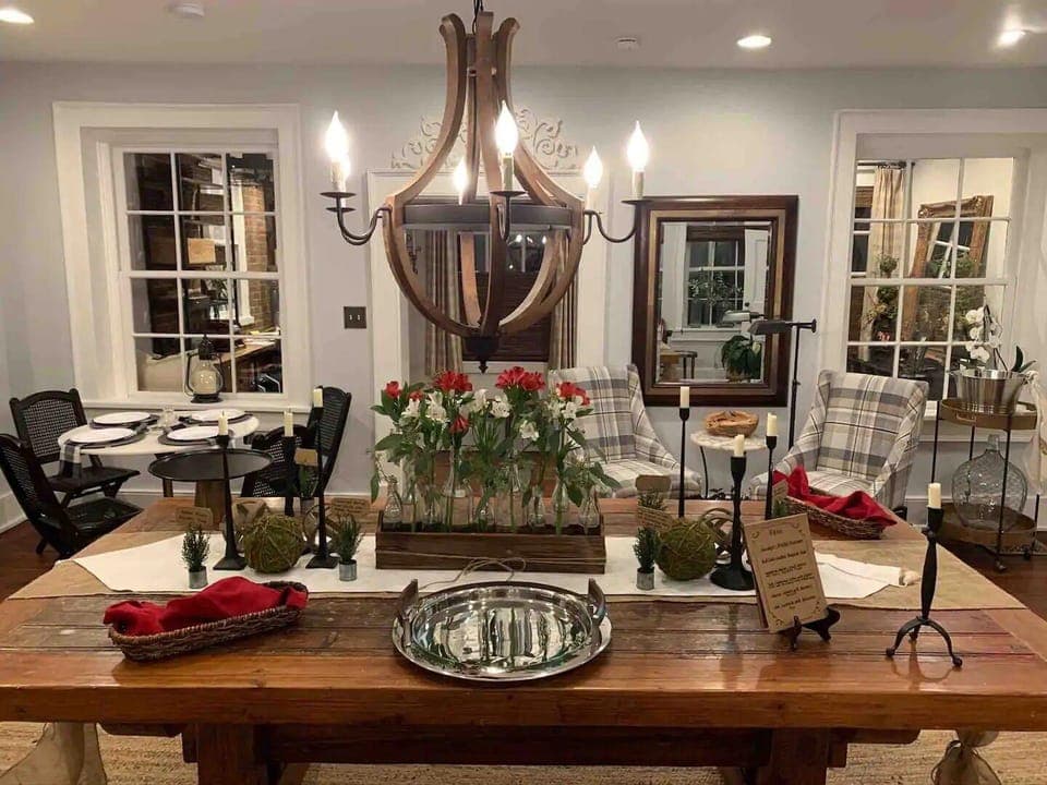 Boyd Harvey Main House And Carriage House 4 Bedroom Home by RedAwning Hotel in Tennessee