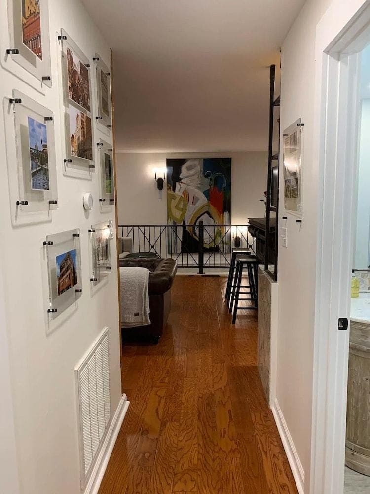Five-star Historic Boyd Harvey Carriage House 2 Bedroom Home by RedAwning Hotel in Tennessee
