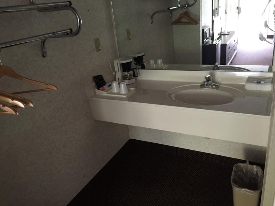 Deerfield Inn Motel in Tennessee