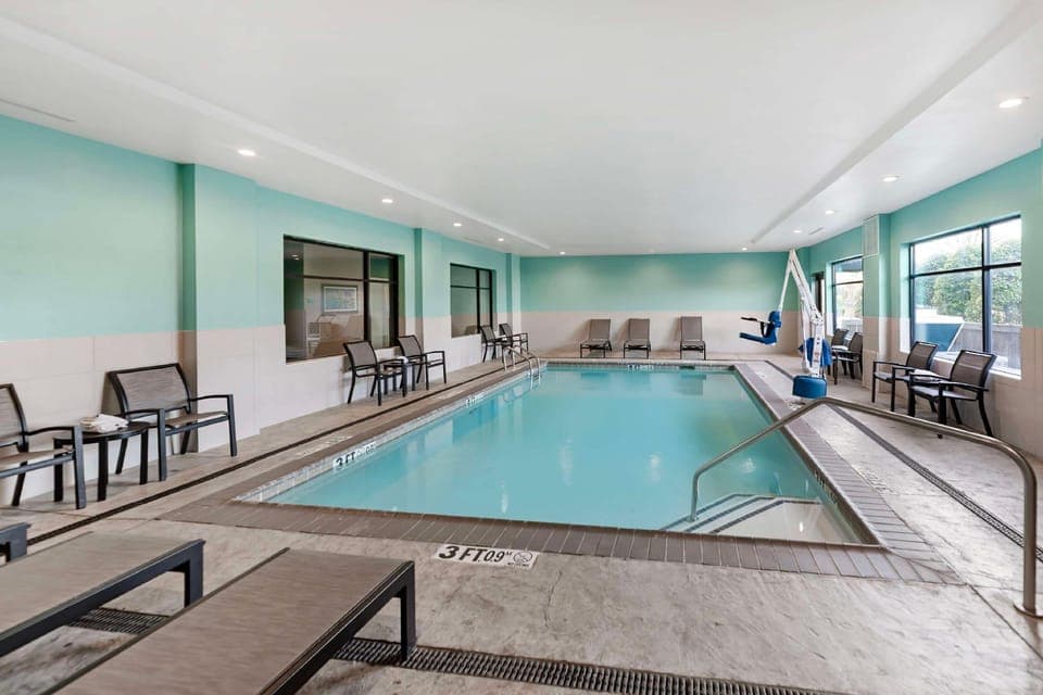 Swimming pool