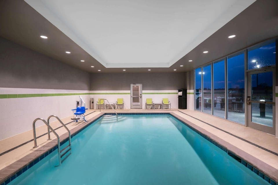 Swimming pool