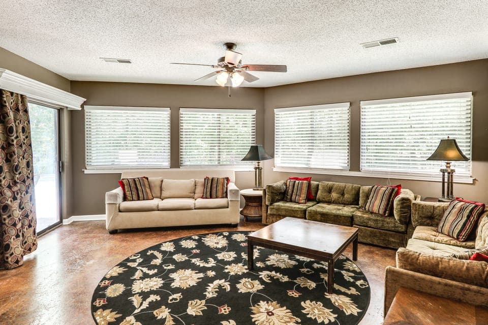 18 Mi to Dtwn Memphis: Oasis on 8 Acres! House in Southaven