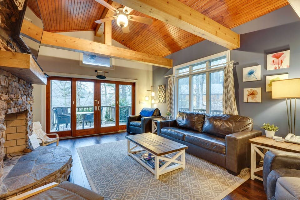 Lakefront Butler Home w/ Hot Tub & Fire Pit! House in Watauga Lake