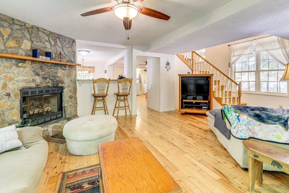 Bryson City Cottage w/ Hot Tub & Waterfall Views! Cottage in Swain County