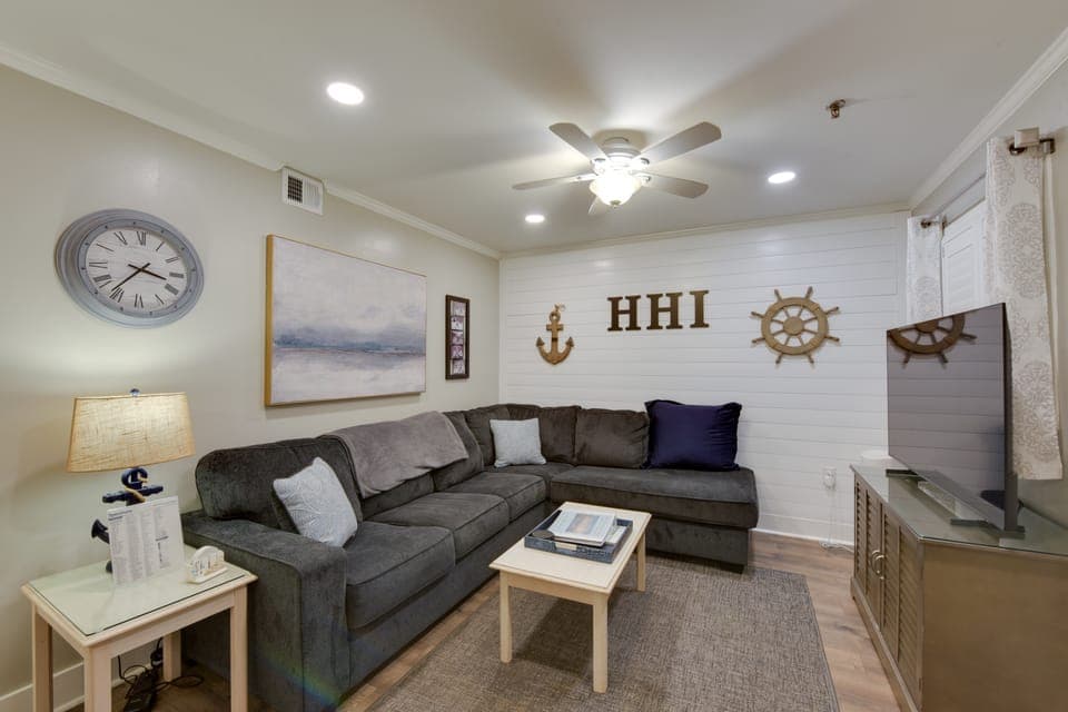 Walk to Waves: Hilton Head Condo & Resort Life Apartment in Hilton Head Island