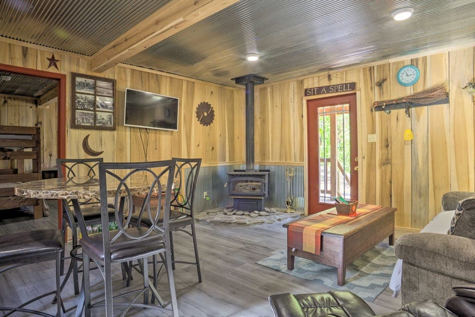Kentucky Cabin w/ 2 Fishing Ponds & Trail Access House in Lake Barkley
