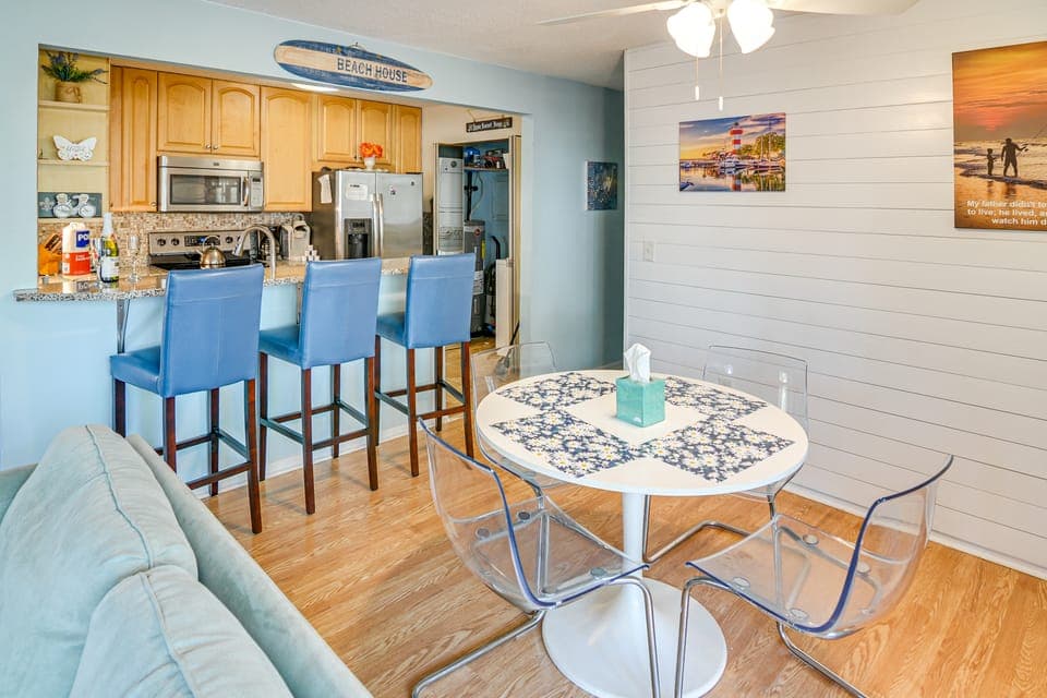 Sun, Sand & HHI Charm: Beach Walk Condo w/ Pool! Apartment in South Forest Beach