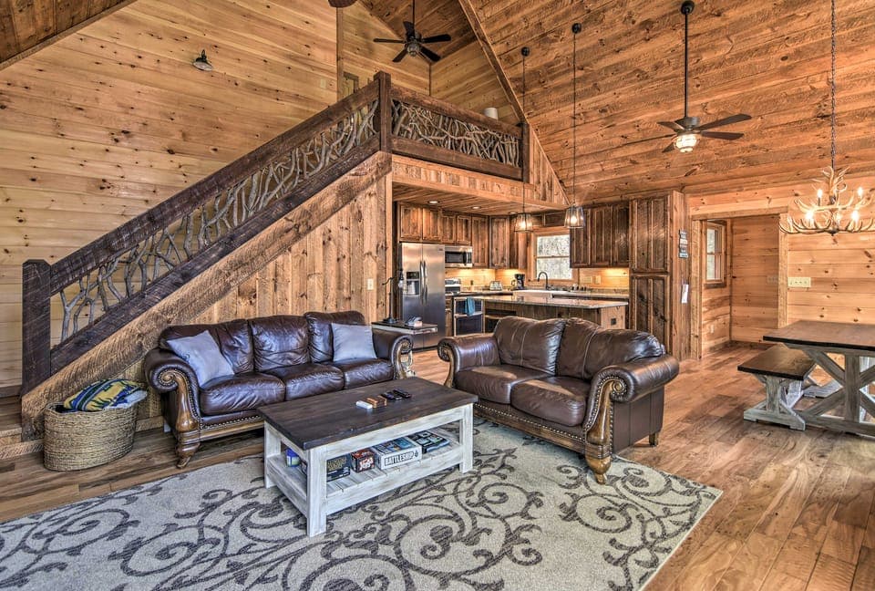 8 Mi to Dtwn Murphy! Cabin w/ Nottely River Views House in Tennessee