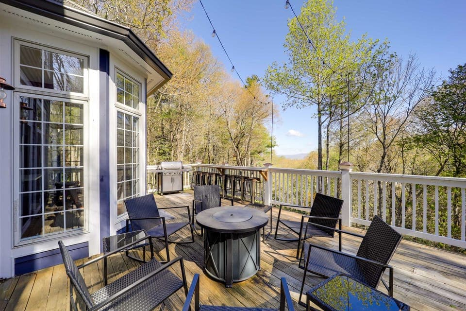 Boone Home w/ Fire Pit - Near App Ski & Sugar Mtn! House in Brushy Fork