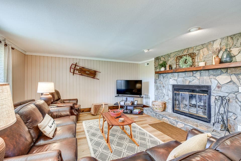 Newly Renovated Sky Valley Condo w/ Mtn Views Apartment in Sky Valley