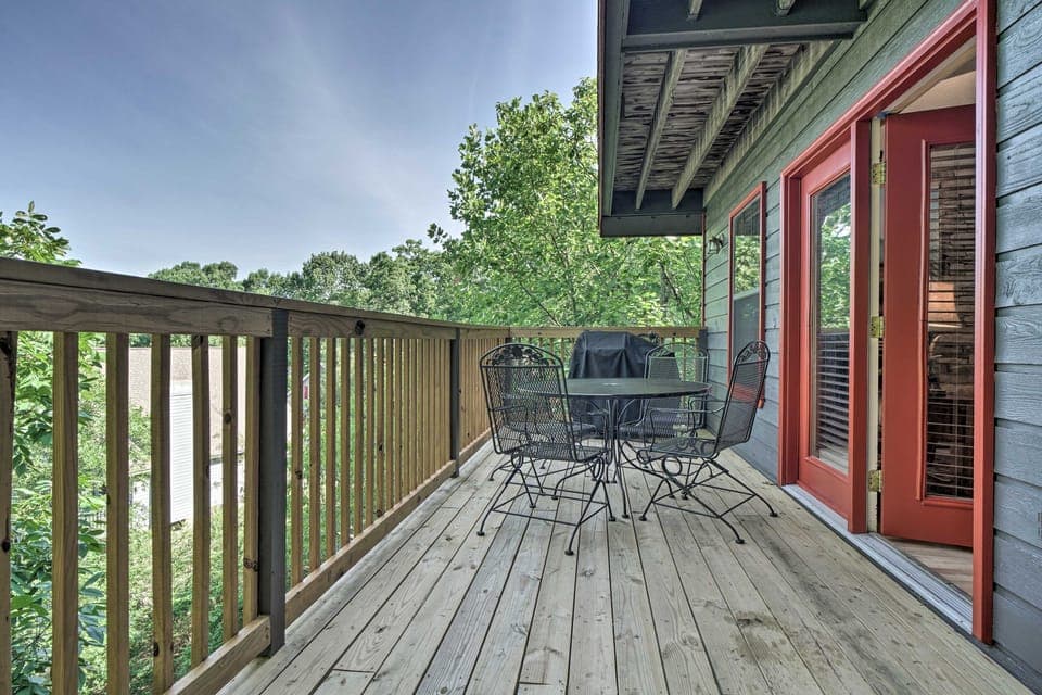 Hot Tub & Private Deck: Rustic Pigeon Forge Cabin House in Pigeon Forge