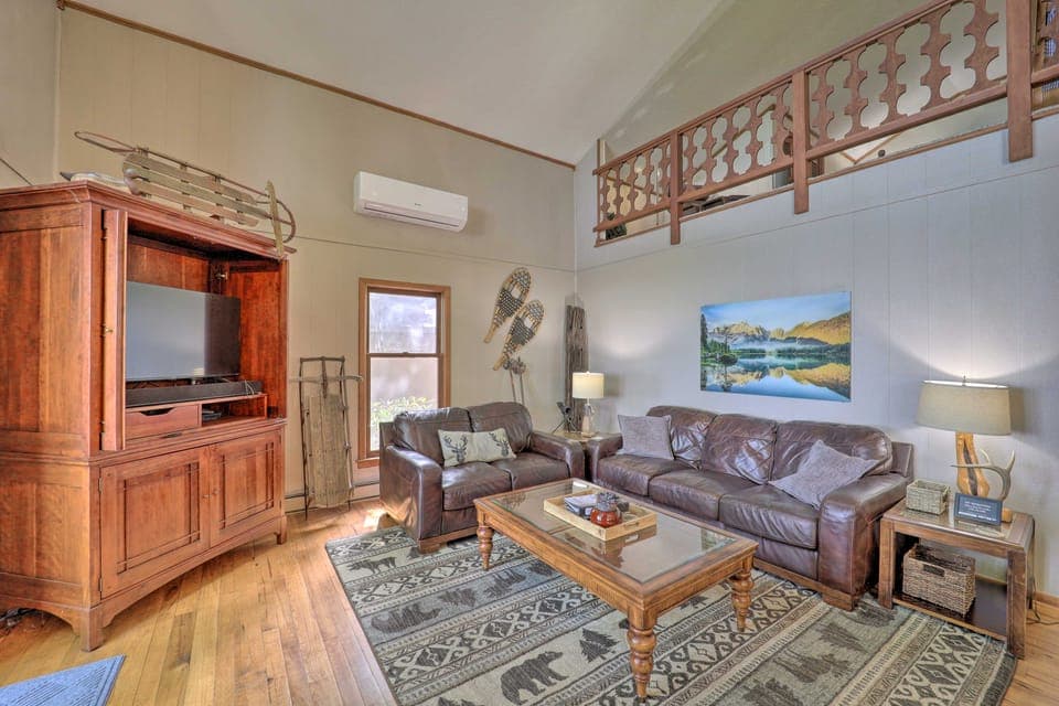Hot Tub & Scenic Views: Beech Mountain Retreat House in Beech Mountain