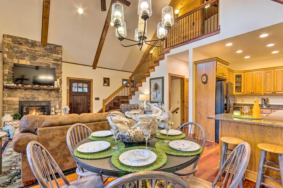 Mountain Cabin w/ Fire Pit, Walk to Golf & Fishing House in Brushy Fork