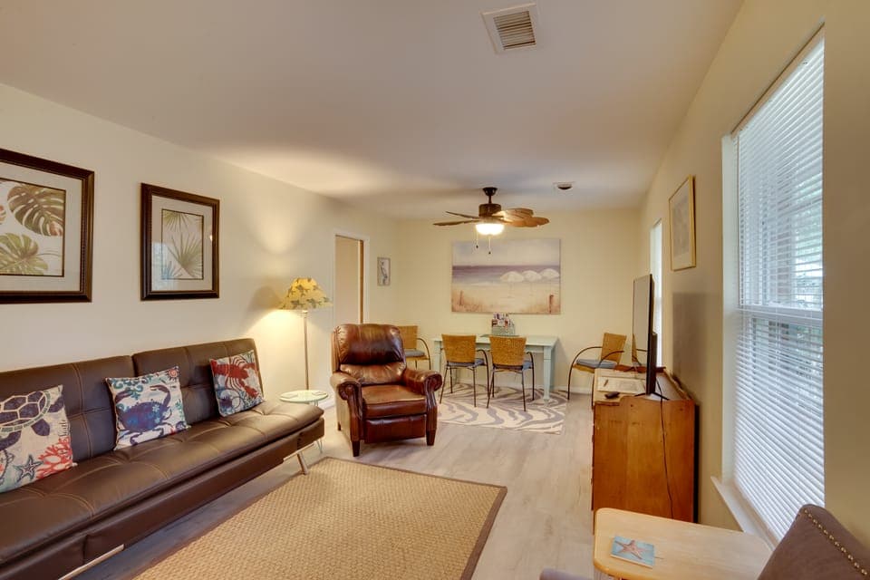 Downtown Home w/ Yard & BBQ - 6 Mi to Downtown! House in Beaufort