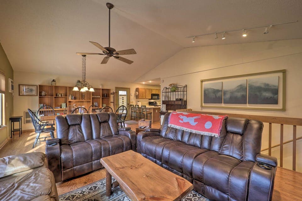 2 Mi to Ski Resort! Beech Mtn Cabin w/ Slope Views House in Beech Mountain