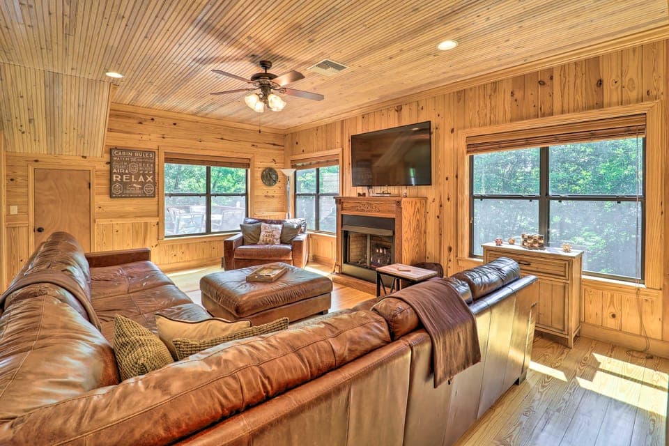 10 Mi to Grandfather Mountain: 'Wolfe Creek Cabin' House in Tennessee