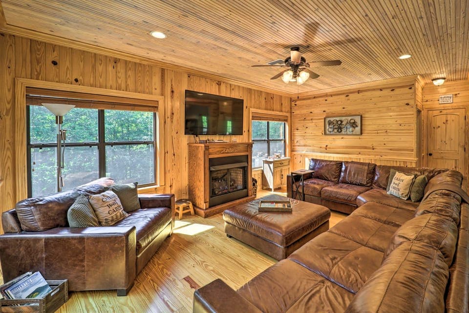 10 Mi to Grandfather Mountain: 'Wolfe Creek Cabin' House in Tennessee