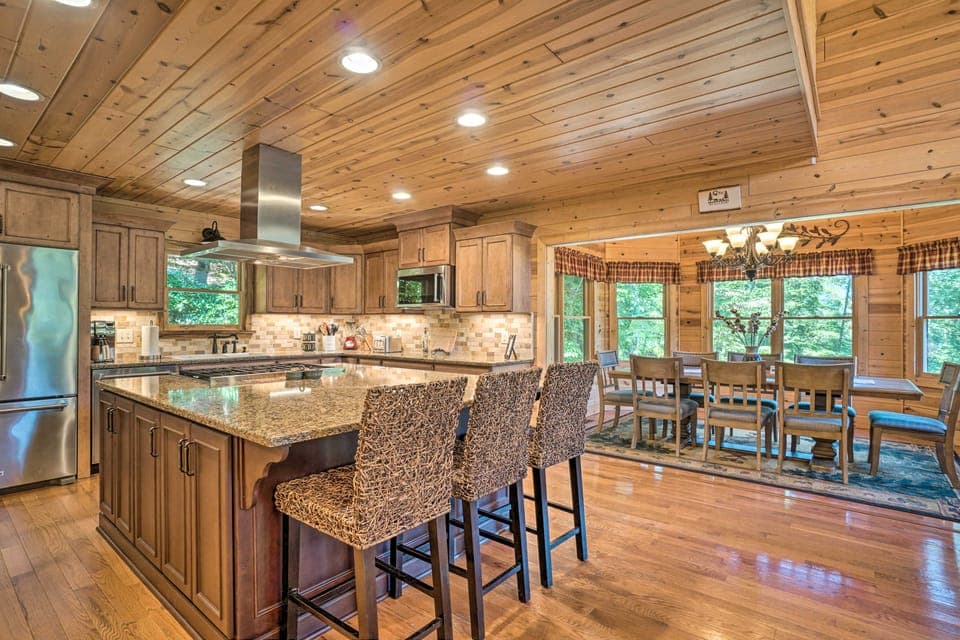 Hayesville Cabin w/ Game Room & Mtn Views! House in Tennessee