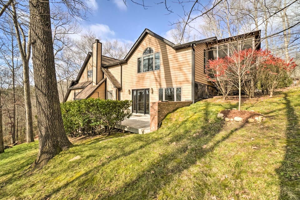 Relax Poolside! Family Getaway in Nashville Area House in Tennessee