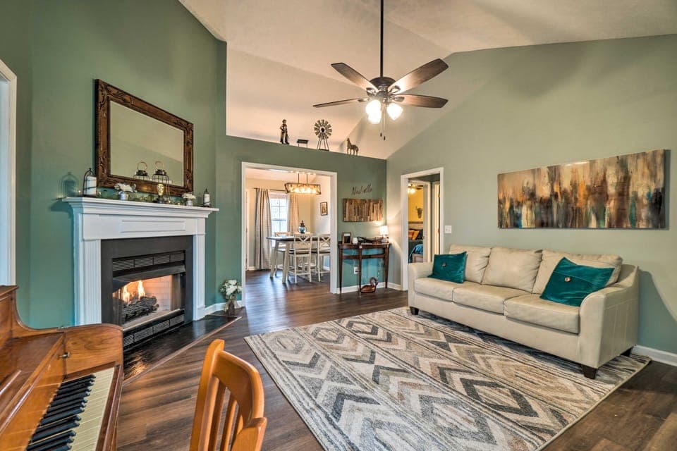 Suburban Getaway w/ Game Room, 19 Mi to Nashville! House in Mount Juliet